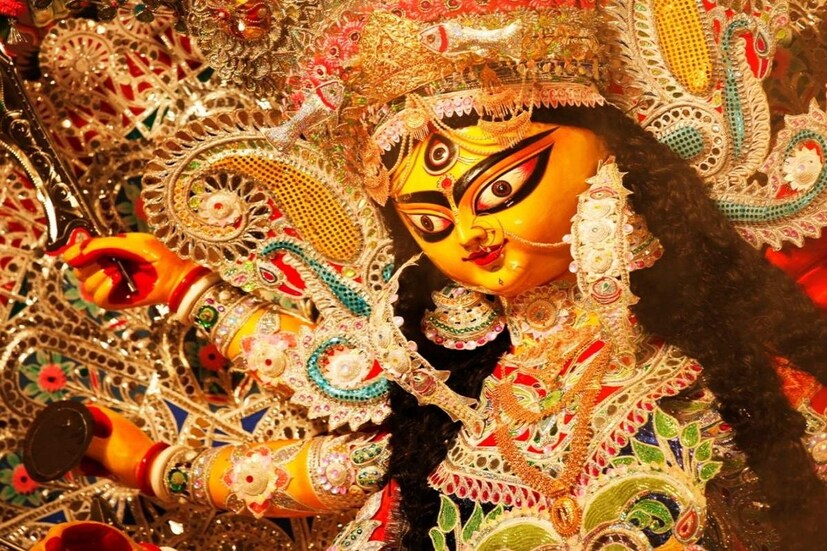 *অপেক্ষা করতে হবে না ১ বছরও। তার আগেই সন্তান-সন্ততি নিয়ে ফের কৈলাশ থেকে বাপের বাড়ি ফিরবেন উমা। বাংলা ক্যালেন্ডার অনুযায়ী, আগামী বছর অর্থাৎ ২০২২ সালের দুর্গাপুজো শুরু অক্টোবরের একেবারে প্রথম দিনেই। মহালয়া পড়েছে ২৫ সেপ্টেম্বর, রবিবার। সংগৃহীত ছবি। 