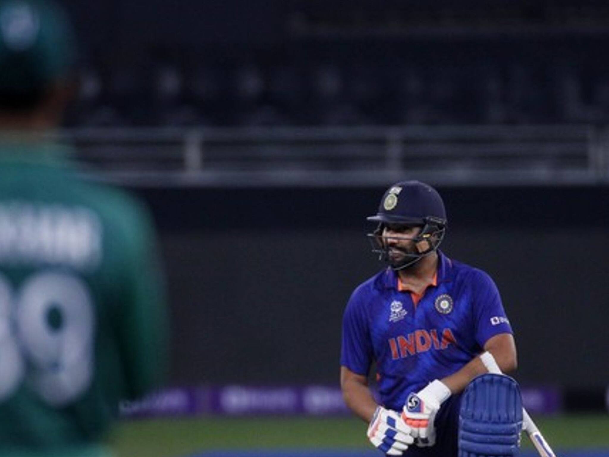 BLM Movement Support By Team India: পাকিস্তান ম্যাচের আগে হাঁটু মুড়ে বসলেন রোহিত, বিরাটরা, মহত্ উদ্যোগ প্রশংসা পেল