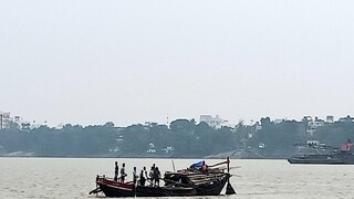 বেআইনি বালি ব্যবসা বেআইনি বালি ব্যবসা