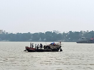 বেআইনি বালি ব্যবসা
