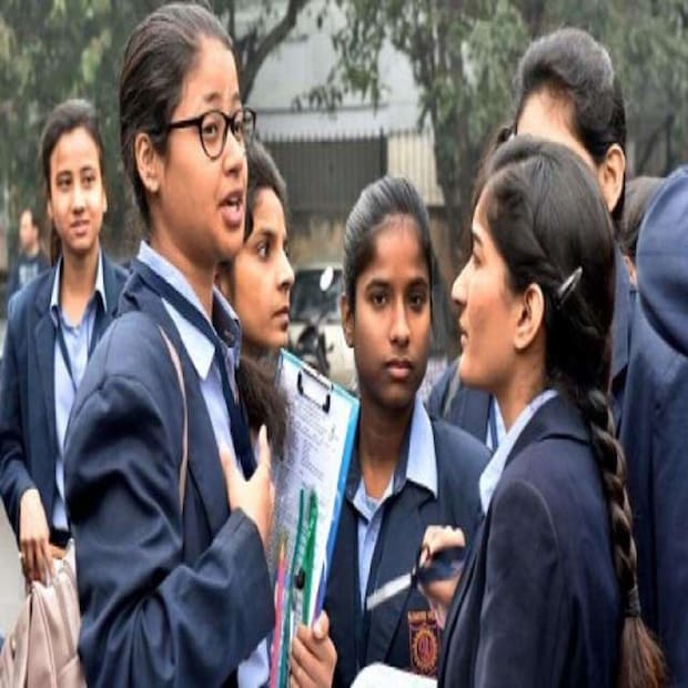 প্রধান শিক্ষকদের এমনই নির্দেশিকার কথা জানিয়ে দিল মধ্যশিক্ষা পর্ষদ। এই খবর নিউজ 18 বাংলা আগেই প্রকাশ করেছিল। সেই খবরেই সিলমোহর দিল মধ্যশিক্ষা পর্ষদ।