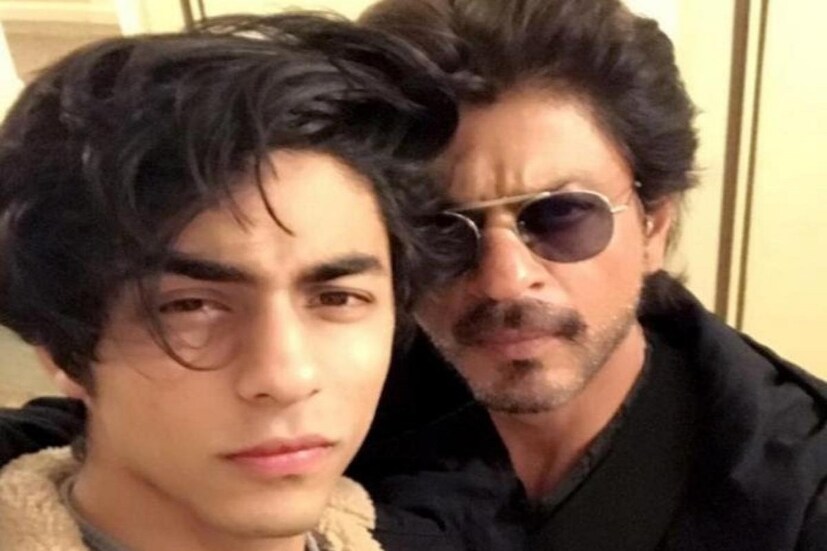 *৩ অক্টোবর শাহরুখ খানের (Shahrukh Khan) ছেলে আরিয়ান খানকে মাদককাণ্ডে গ্রেফতার করে নারকোটিক্স কন্ট্রোল ব্যুরো (NCB)। তারপর থেকে কিং খানকে সেভাবে বাইরে দেখা যায়নি। সংগৃহীত ছবি। 