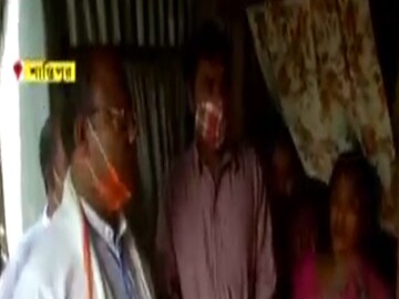 শক্তিপ্রমুখের বাড়িতে বিজেপি প্রার্থী