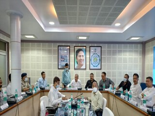 শিলিগুড়িতে প্রথম ডোজ পাননি ২০ হাজার বাসিন্দা। 