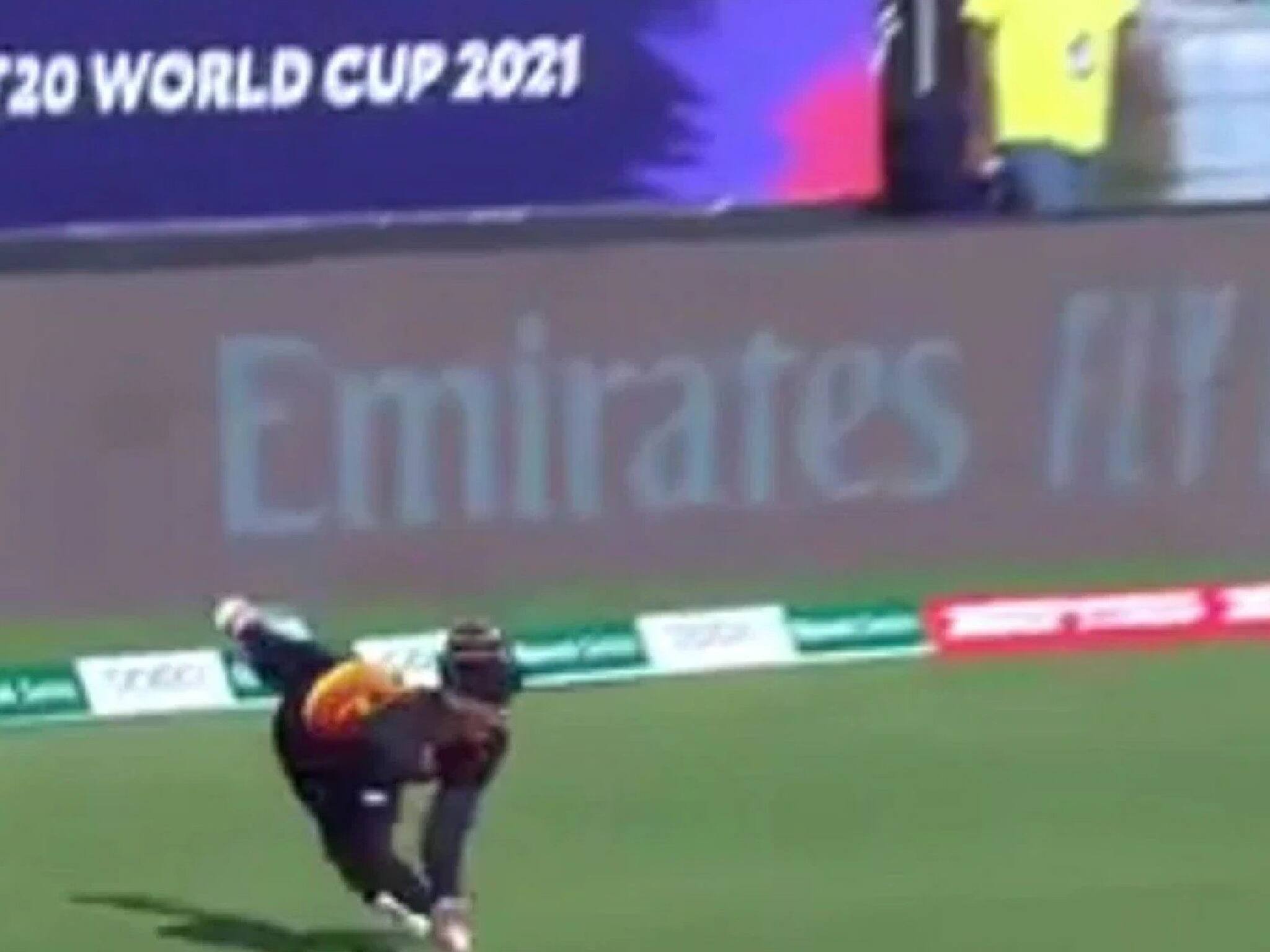 Icc T-20 World Cup 2021; BAN vs PNG: টি-২০ বিশ্বকাপের সেরা ক্যাচ কি এটাই? বাংলাদেশের সাকিব কীভাবে আউট হলেন দেখুন
