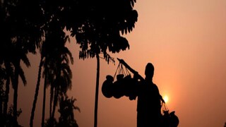 আগামী কয়েকদিন মধ্যপ্রদেশ রাজস্থানে তাপমাত্রা বাড়বে। তিন ডিগ্রি পর্যন্ত তাপমাত্রা বাড়তে পারে। ভারী থেকে অতি ভারী বৃষ্টি হবে তামিলনাডু পন্ডিচেরি করাইকাল অন্ধ্রপ্রদেশ কর্ণাটক মহারাষ্ট্র গোয়া ও কঙ্কনে।