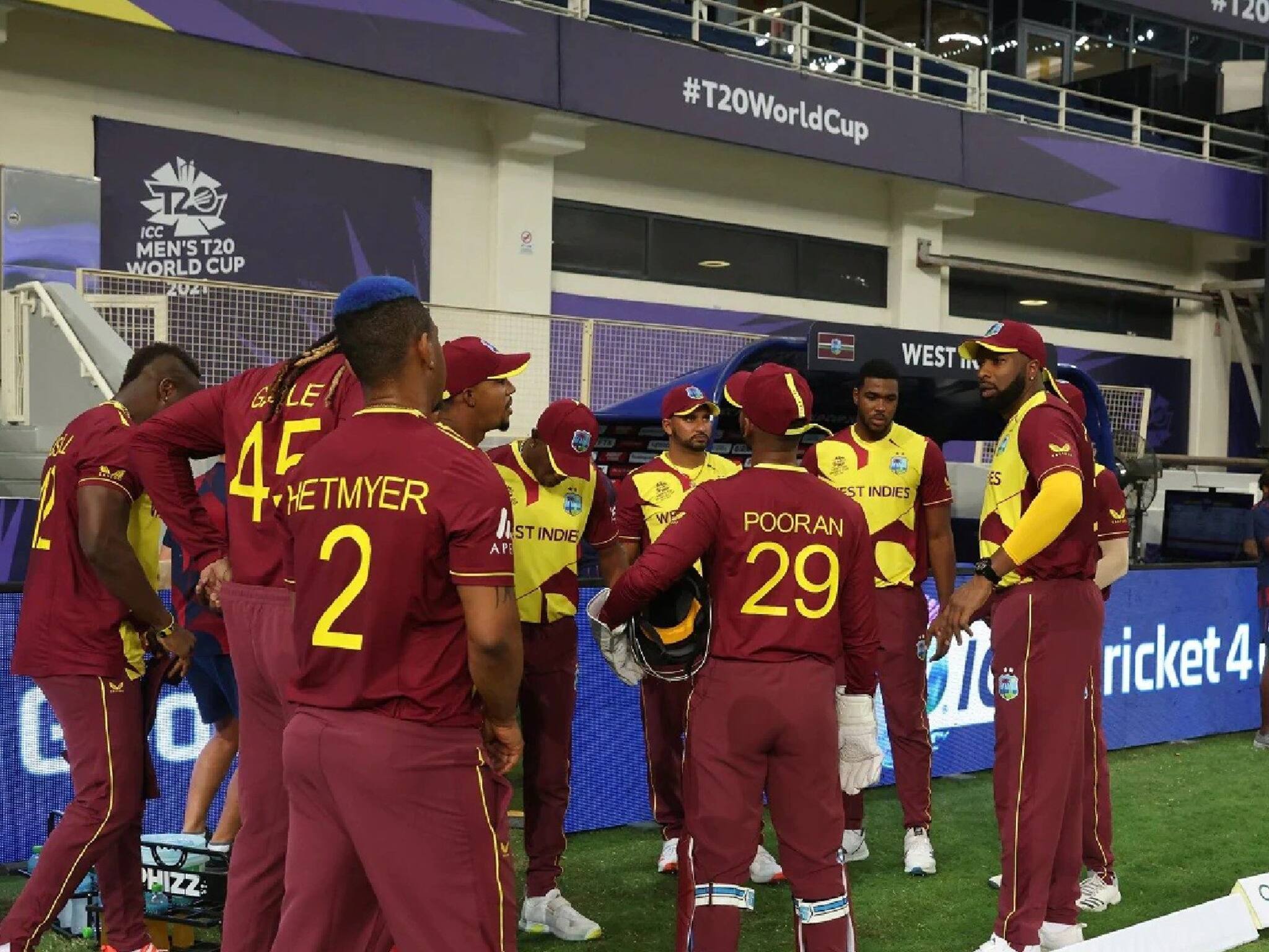 England Vs West Indies In WT20: নামেই বিশ্বচ্যাম্পিয়ন! শুরুতেই কাত 'বড় দল', পাড়ার টিমের মতো ৫৫-তে অলআউট