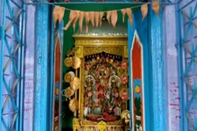 নিম কাঠের মা দুর্গা, আলাদা বিশেষত্ব বহন করে দুবরাজপুরের মুন্সী বাড়ির পুজোর নিম কাঠের মা দুর্গা, আলাদা বিশেষত্ব বহন করে দুবরাজপুরের মুন্সী বাড়ির পুজোর