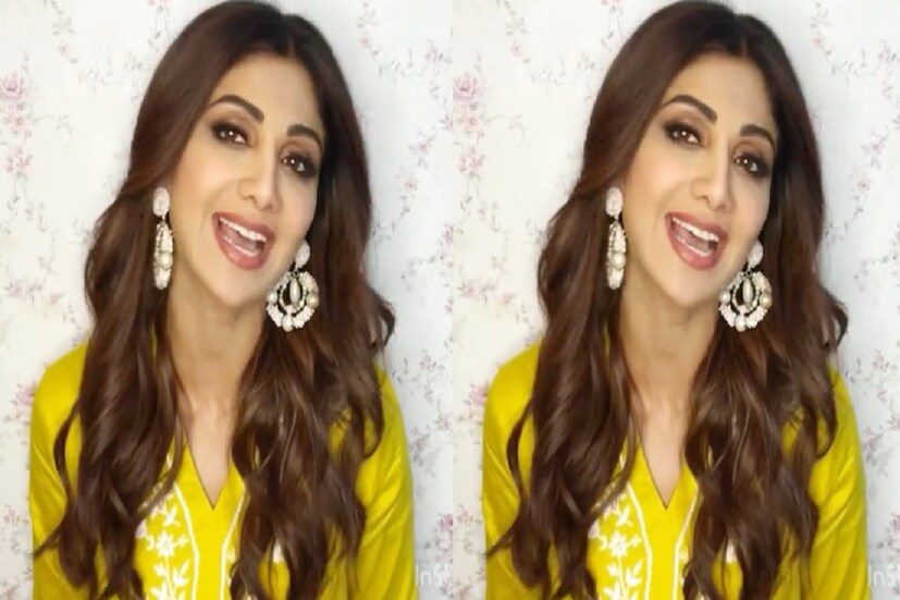 যেখানে শিল্পা ক্যাপশানে লিখেছেন সবাইকে করবা চৌথের অনেক অনেক শুভেচ্ছা, যাঁরা উপোস করেছেন স্বামীকে নিয়ে তাঁদের সুস্বাস্থ্য কামনা করেছেন ৷ ছবি সৌজন্যে ইনস্টাগ্রাম ৷