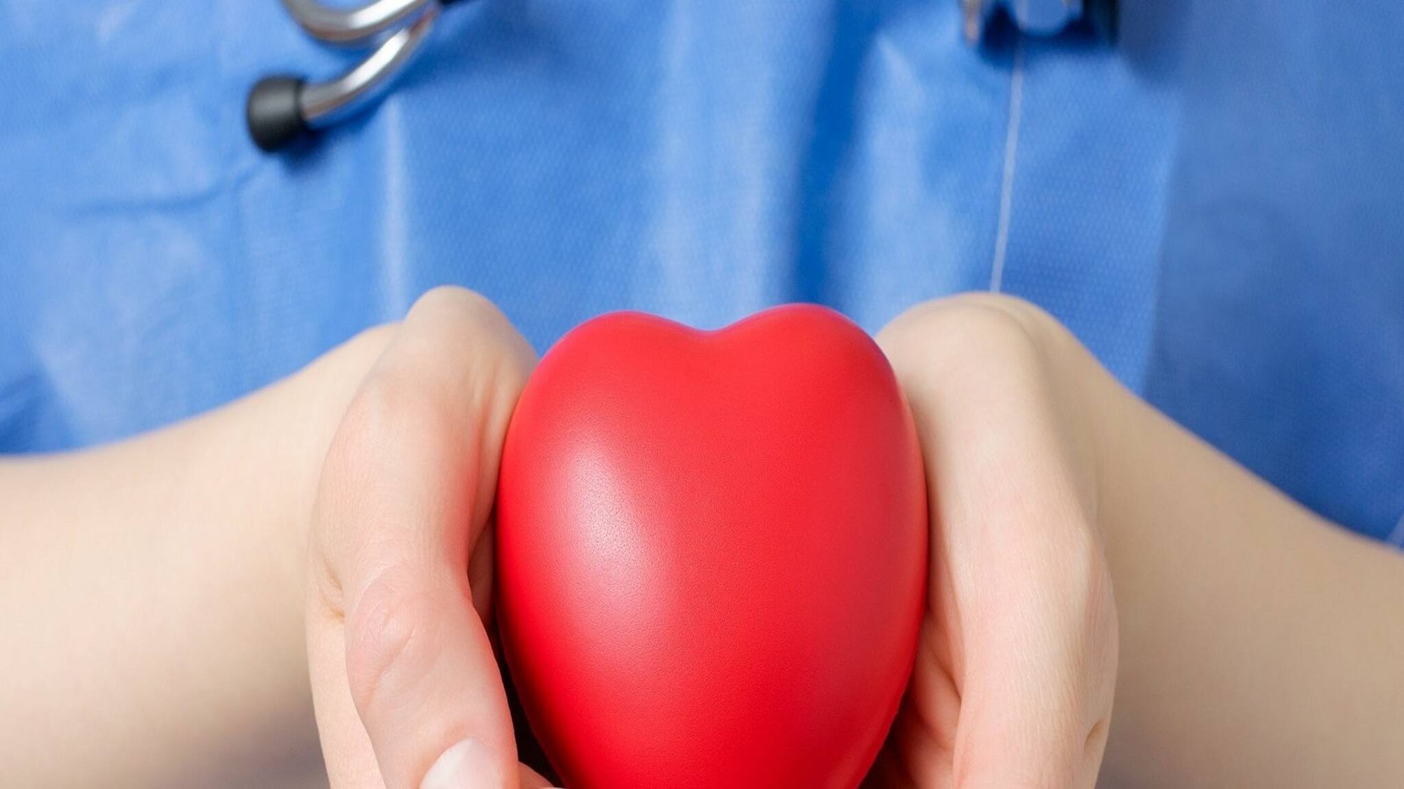 EXPLAINED | Heart Health: ওপেন হার্ট সার্জারি নয়, হৃদরোগীর নিরাময়ে ট্রান্সক্যাথিটার এওর্টিক ভালভ রিপ্লেসমেন্ট আদতে কী?