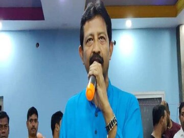 ত্রিপুরায় 'বিরল রাজনৈতিক ঘটনা'র সাক্ষী রাজীব বন্দ্যোপাধ্যায়! শপথ নিলেন ঢালাও উন্নয়নের