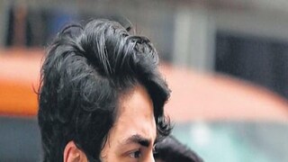 করোনা আক্রান্তের মতো উপসর্গ, NCB-র ডাকে হাজিরা দিলেন না শাহরুখ-পুত্র আরিয়ান খান!