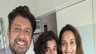 'ছেলে আমার মস্ত মানুষ...' সাধের চুল দান মাধুরী-পুত্রের, কারণ শুনেই সাবাশি দিচ্ছে গোটা দেশ 'ছেলে আমার মস্ত মানুষ...' সাধের চুল দান মাধুরী-পুত্রের, কারণ শুনেই সাবাশি দিচ্ছে গোটা দেশ