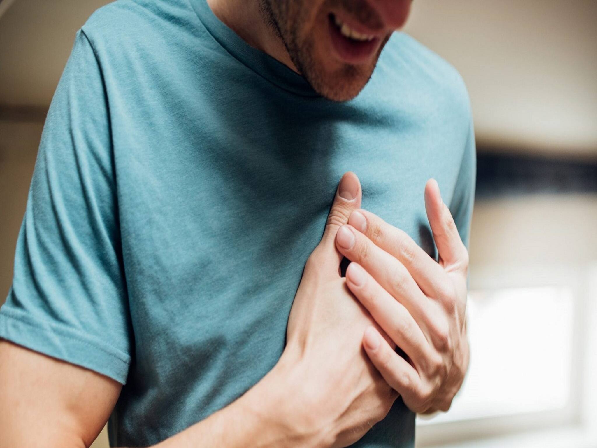 EXPLAINED | Heart Attack vs Heartburn: বুকে ব্যথা আর জ্বালা-জ্বালা ভাব! হার্ট অ্যাটাক না হার্টবার্ন, বোঝা যাবে কী ভাবে?