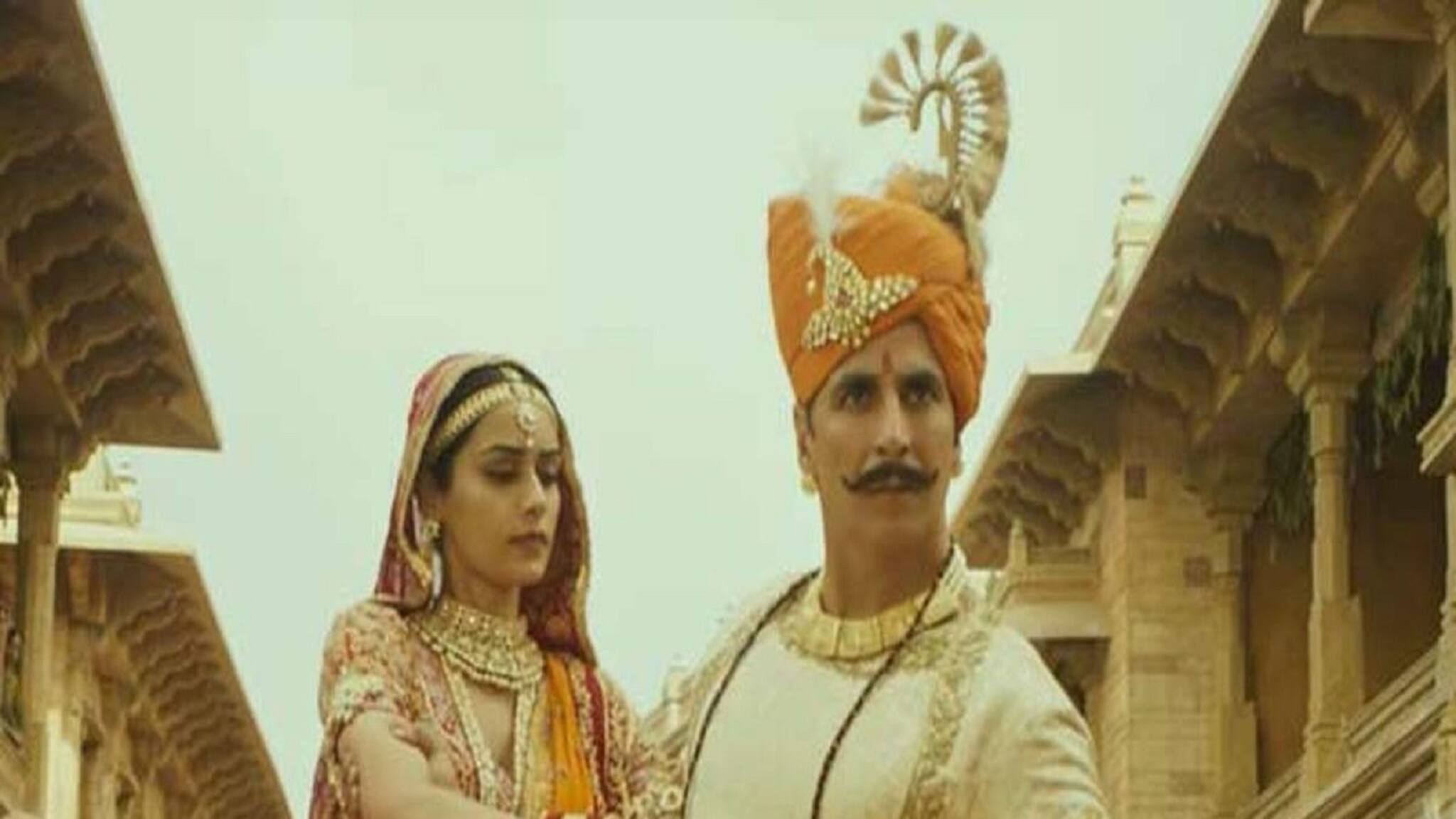 Akshay Kumar Manushi Chillar: ৫৪ বছরের নায়ক রোম্যান্স করছে ২৪-এর নায়িকার সঙ্গে! 'পৃথ্বীরাজ' নিয়ে চরম ট্রোলড অক্ষয় কুমার