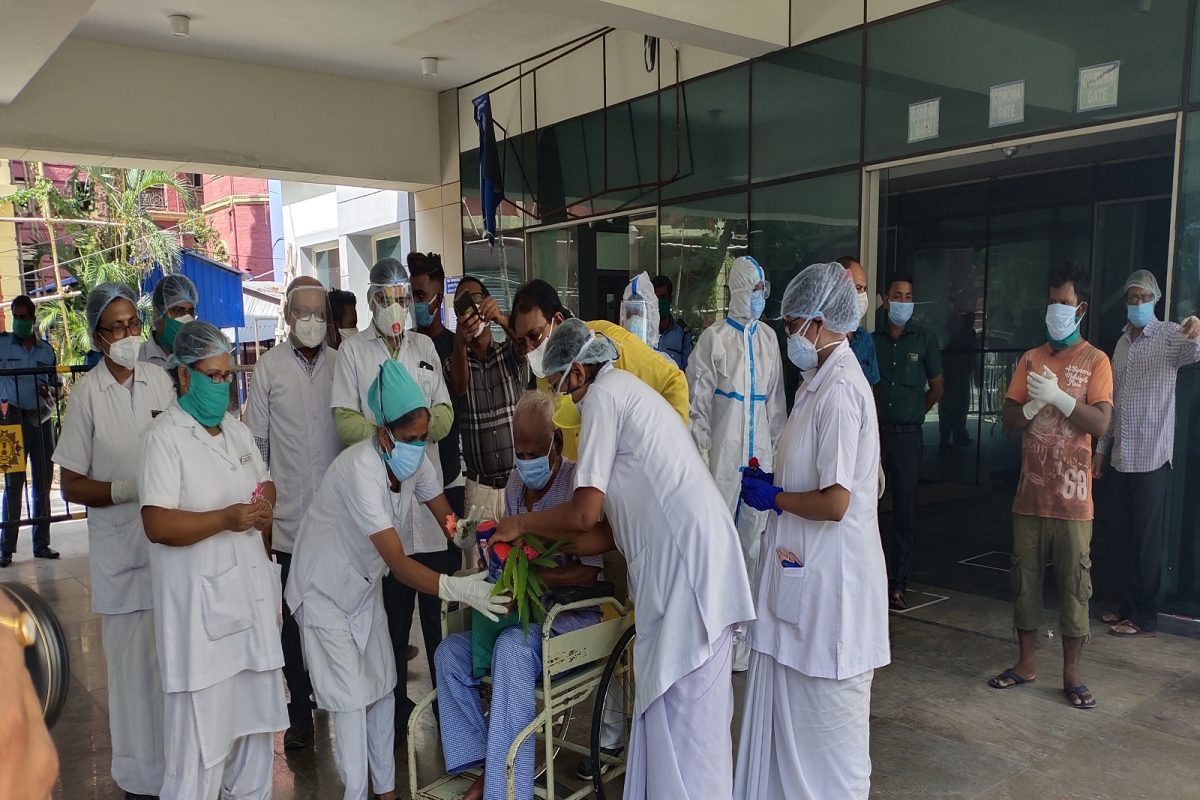 West Bengal Coronavirus Update: রাজ্যে করোনার দাপট অব্যাহত, কলকাতায় ফের একদিনে আক্রান্ত ২০০ পার!