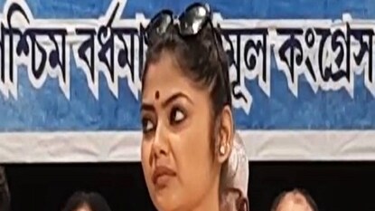 'খেলা হবে' স্লোগান দিতেই ত্রিপুয়ার গ্রেফতার সায়নী ঘোষ, জামিন অযোগ্য ধারায় মামলা! 'খেলা হবে' স্লোগান দিতেই ত্রিপুয়ার গ্রেফতার সায়নী ঘোষ, জামিন অযোগ্য ধারায় মামলা!