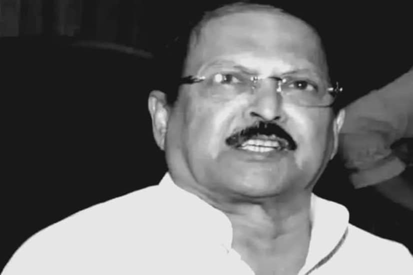 তাঁর চলে যাওয়া তাই শোকের ছায়া নামিয়েছে কলকাতার বহু প্রবীণ নাগরিকের অন্তরে। তিনি কলকাতা পৌরনিগমে মেয়র পদে সুব্রত মুখোপাধ্যায় ছিলেন ২০০০ সাল থেকে ২০০৫ সাল পর্যন্ত। বহু দৃষ্টান্তমূলক সিদ্ধান্ত গ্রহণ করেছিলেন তিনি যাঁর কথা আজও মুখে মুখে ফেরে এই শহরের মানুষের।
