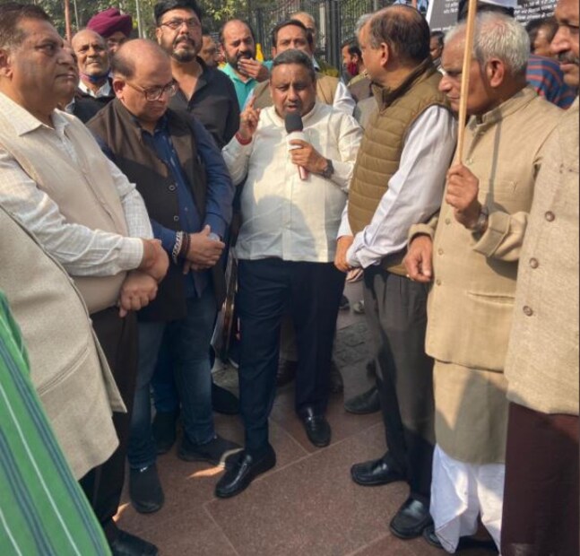 শনিবার মধ্যপ্রদেশে দায়ের করা এফআইআর-এ জনপ্রিয় এই ই-কমার্স সাইট থেকে অন্তত এক হাজার কেজি মাদক বিক্রি করা হয়েছে বলে দাবি করা হয়েছে।