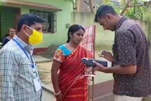 সিউড়ির হাটজানবাজারে দুয়ারে রেশনের পাইলট প্রজেক্ট, কী মিলছে? সিউড়ির হাটজানবাজারে দুয়ারে রেশনের পাইলট প্রজেক্ট, কী মিলছে?