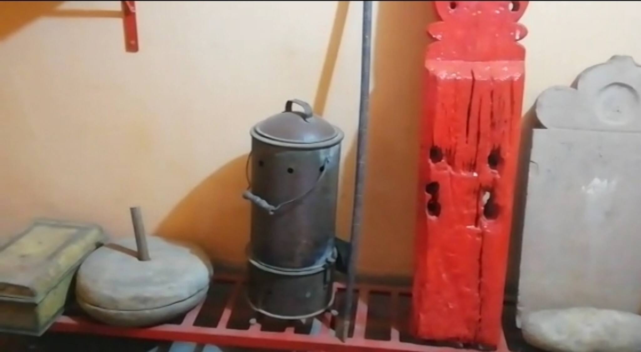 Bangla News: ভবিষ্যৎ প্রজন্মকে ইতিহাসের স্বাদ দিতে ব্যক্তিগত মিউজিয়াম, রয়েছে পুরনো প্রেসার কুকার, শিলনোড়া, হ্যাজাক লাইট