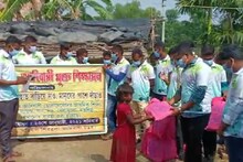 আমতার খড়িয়পে আদিবাসীদের মধ্যে শীতবস্ত্র বিতরণ সেচ্ছাসেবী সংগঠনের