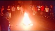 জগদ্ধাত্রী পুজোর বিসর্জনের প্রথা রক্ষার দাবিতে পথ অবরোধ করে বিক্ষোভ কৃষ্ণনগরে