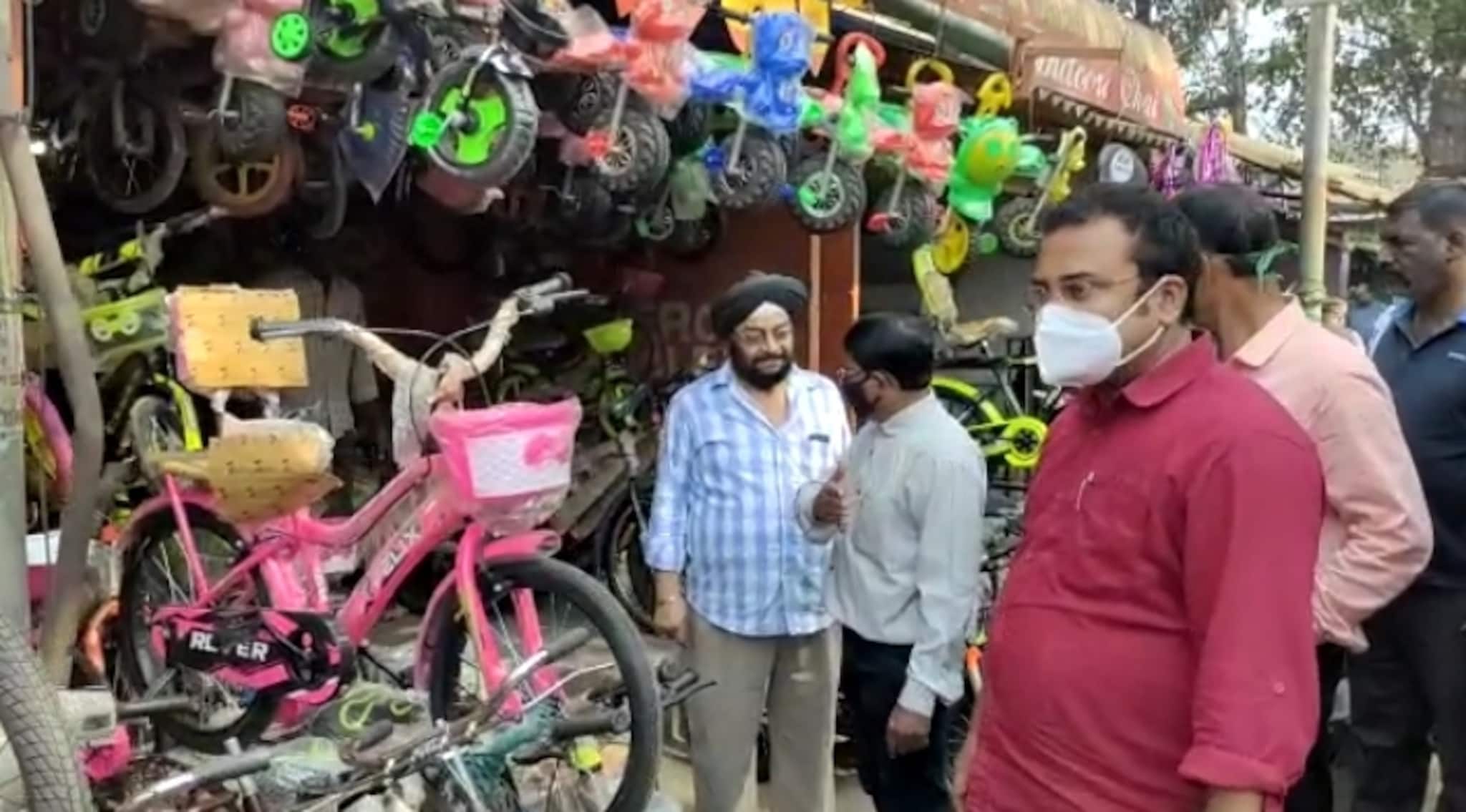 West Medinipur News|| বরাকর বাজারে ফুটপাত দখল করে ব্যবসা সম্প্রসারণ, সতর্ক করল পুরসভা