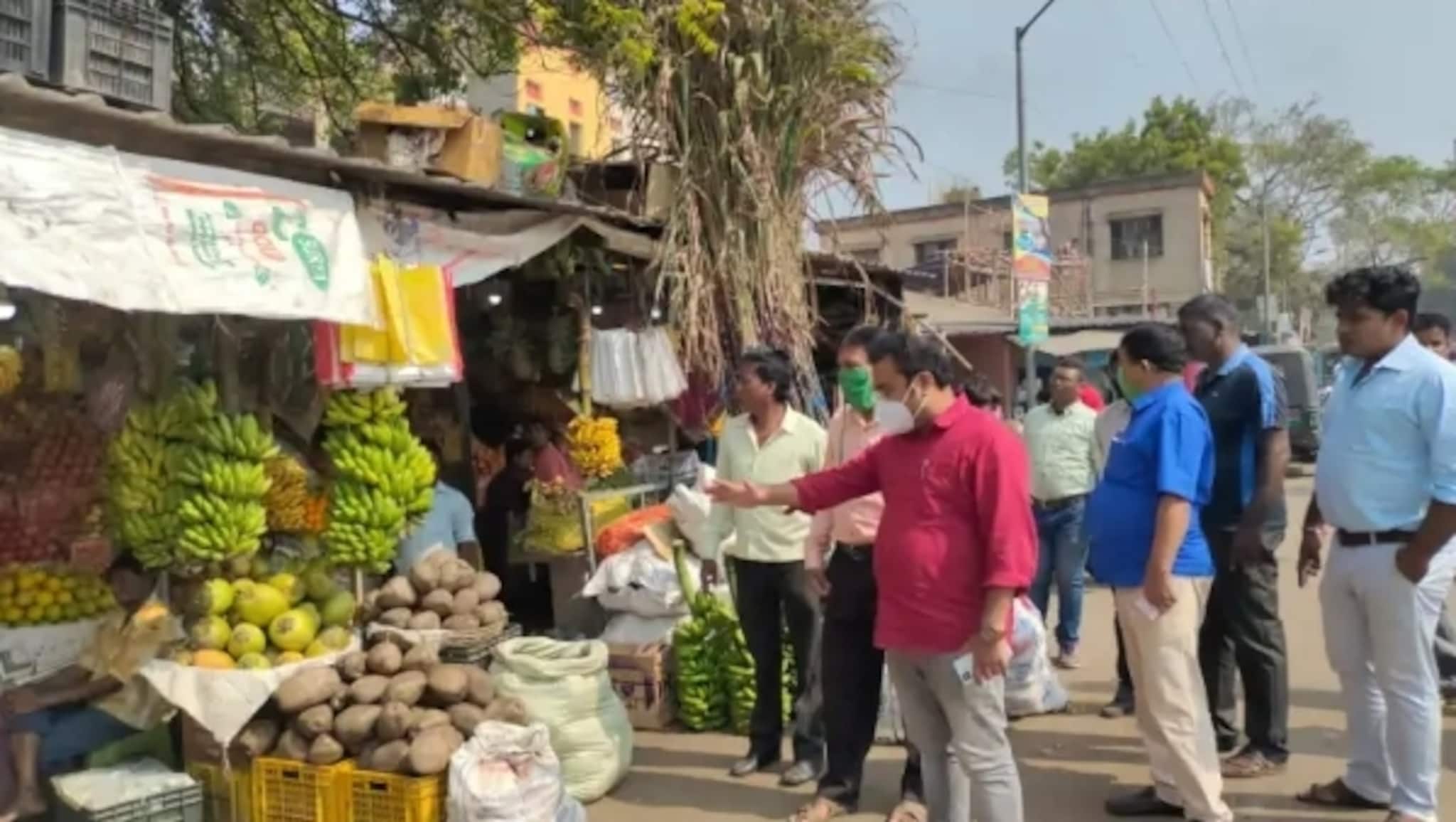 West Bardhaman News|| ব্যবসা সম্প্রসারণ করতে ফুটপাত 'লুঠ'! ব্যবসায়ীদের কড়া বার্তা পুরসভার