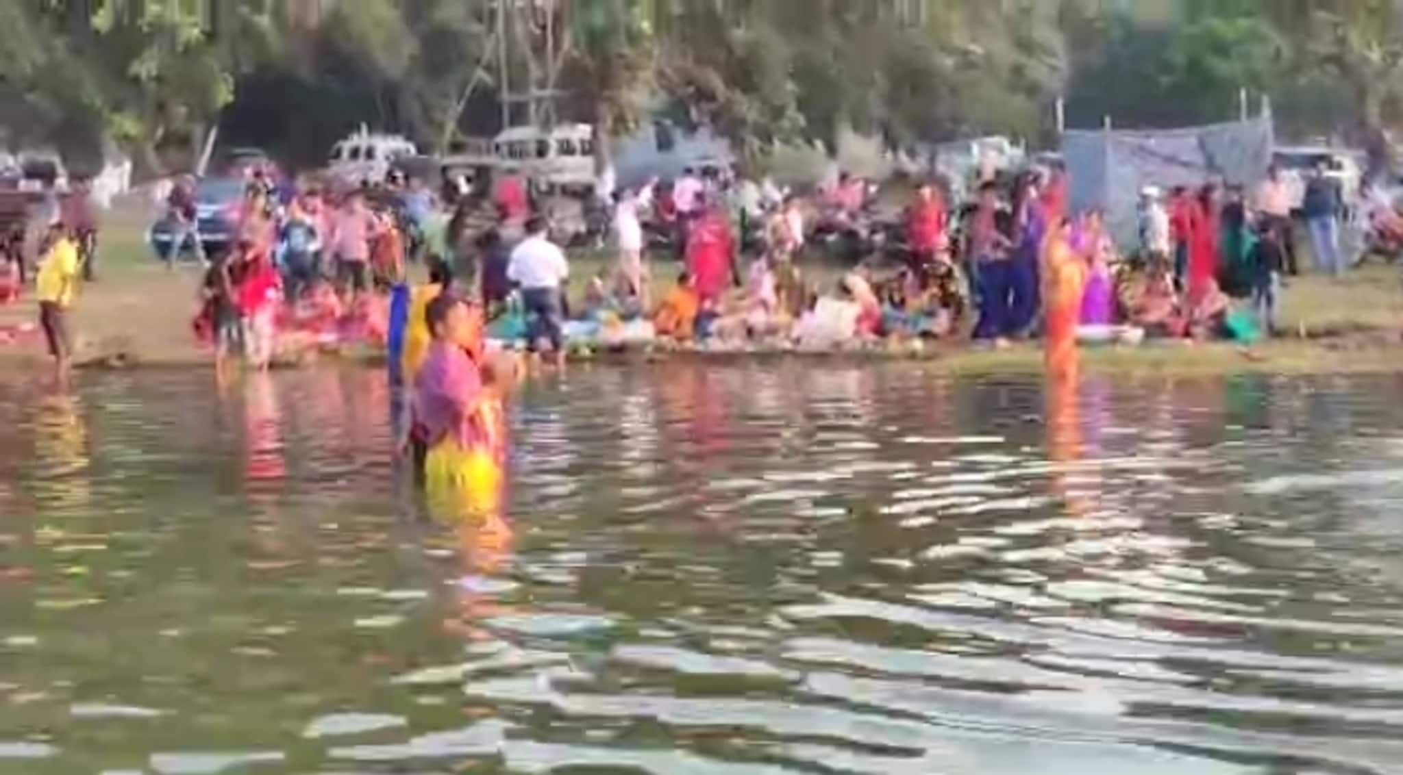 Chhath Puja 2021|| ছট পুজোয় জেলাজুড়ে উৎসবের আমেজ, চিকিৎসার গাফিলতিতে রোগী মৃত্যুর অভিযোগ