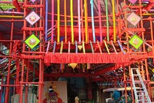 বিলুপ্ত হয়ে যাওয়া পটচিত্রই এ বারের কৃষ্ণনগর ষষ্ঠীতলা বারোয়ারির থিম