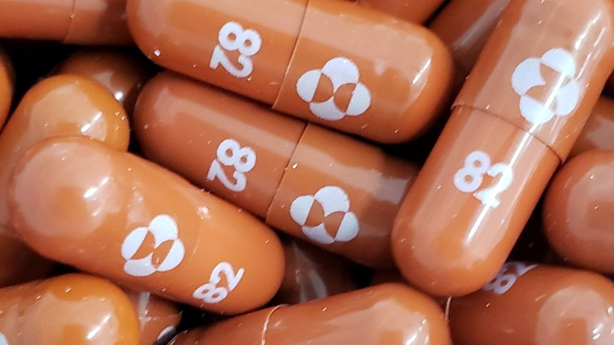 Molnupiravir Capsule: মৃত্যুর ঝুঁকি অর্ধেকে নামিয়ে আনে! কোভিড নিয়ন্ত্রণে এই ক্যাপসুল এখন গেমচেঞ্জার