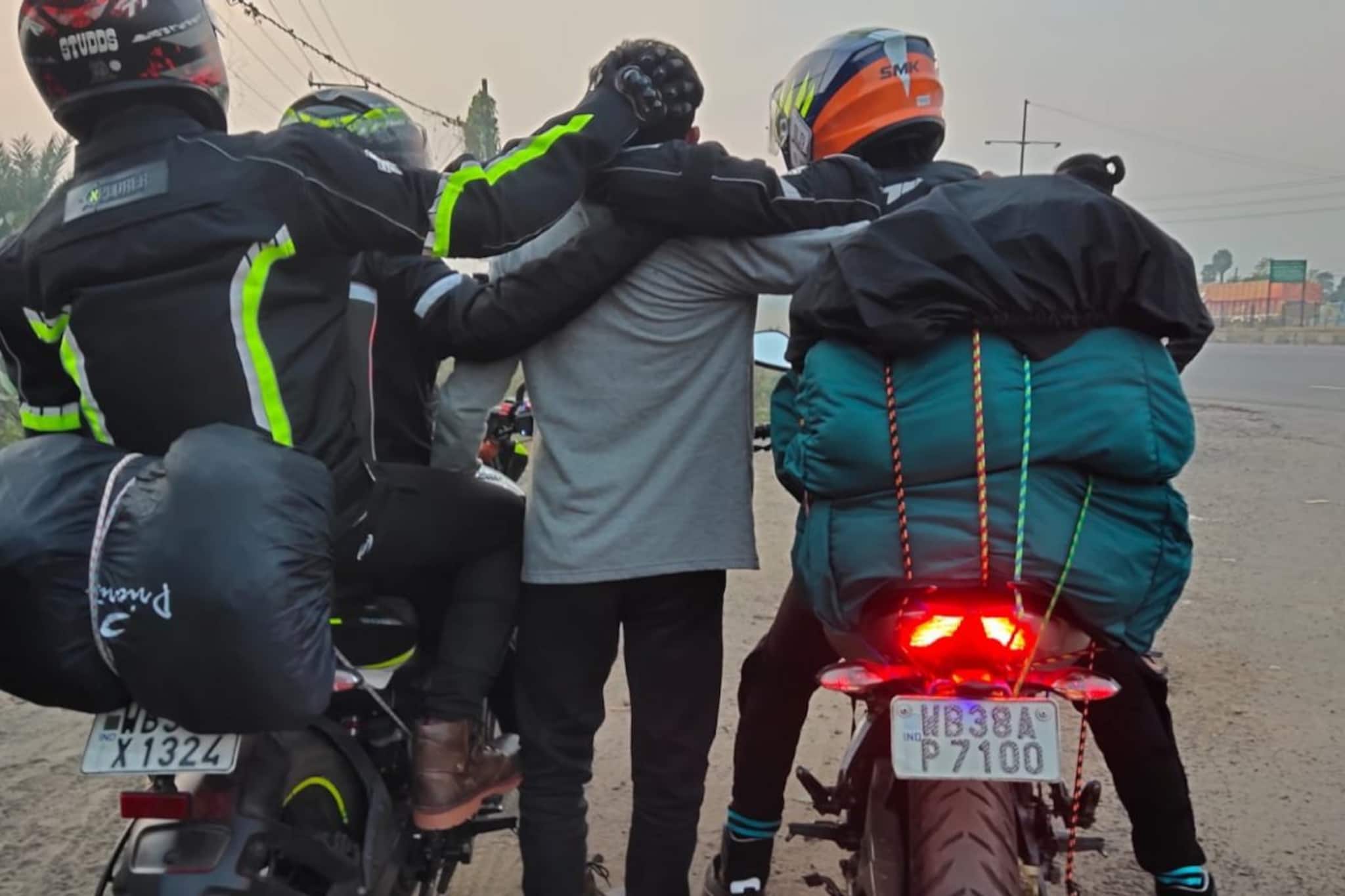 Bardhaman News: বাইক নিয়ে দুই হাজার কিলোমিটার পাড়ি ১৯ বছরের যুবকের