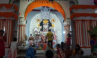 শান্তিপুরের ঐতিহ্যবাহী পীরেরহাট বারোয়ারির জগদ্ধাত্রী পূজা 