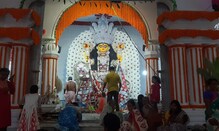 শান্তিপুর সুত্রাগড় অঞ্চলের ঐতিহ্যবাহী পীরেরহাট বারোয়ারির জগদ্ধাত্রী পূজা 