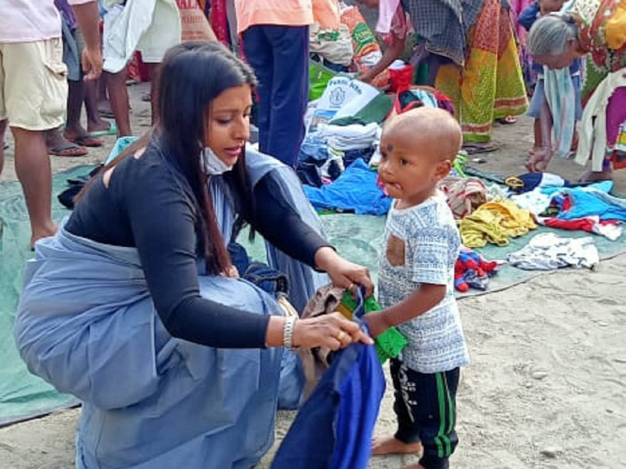 Children's Day: পাহাড় থেকে সমতলে শিশু দিবস ঘিরে একাধিক অনুষ্ঠান, কোথাও দুঃস্থ শিশুদের হাতে তুলে দেওয়া হল নতুন জামা-কাপড়, কোথাও শিক্ষাসামগ্রী 