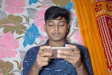 অভাব! ইউটিউবে পড়েই ডাক্তারি প্রবেশিকায় সাফল্য ভাঙড়ের জাহিরুদ্দিন বিশ্বাসের !