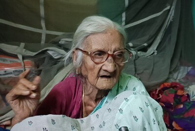 সৌমিত্র চট্টোপাধ্যায়ের ছোটবেলার বান্ধবী সন্ধ্যা মজুমদার
