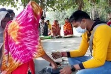 দুয়ারে দুয়ারে পৌঁছে যাচ্ছে রেশন, বীরভূমে শুরু হল দুয়ারে রেশন প্রকল্প দুয়ারে দুয়ারে পৌঁছে যাচ্ছে রেশন, বীরভূমে শুরু হল দুয়ারে রেশন প্রকল্প