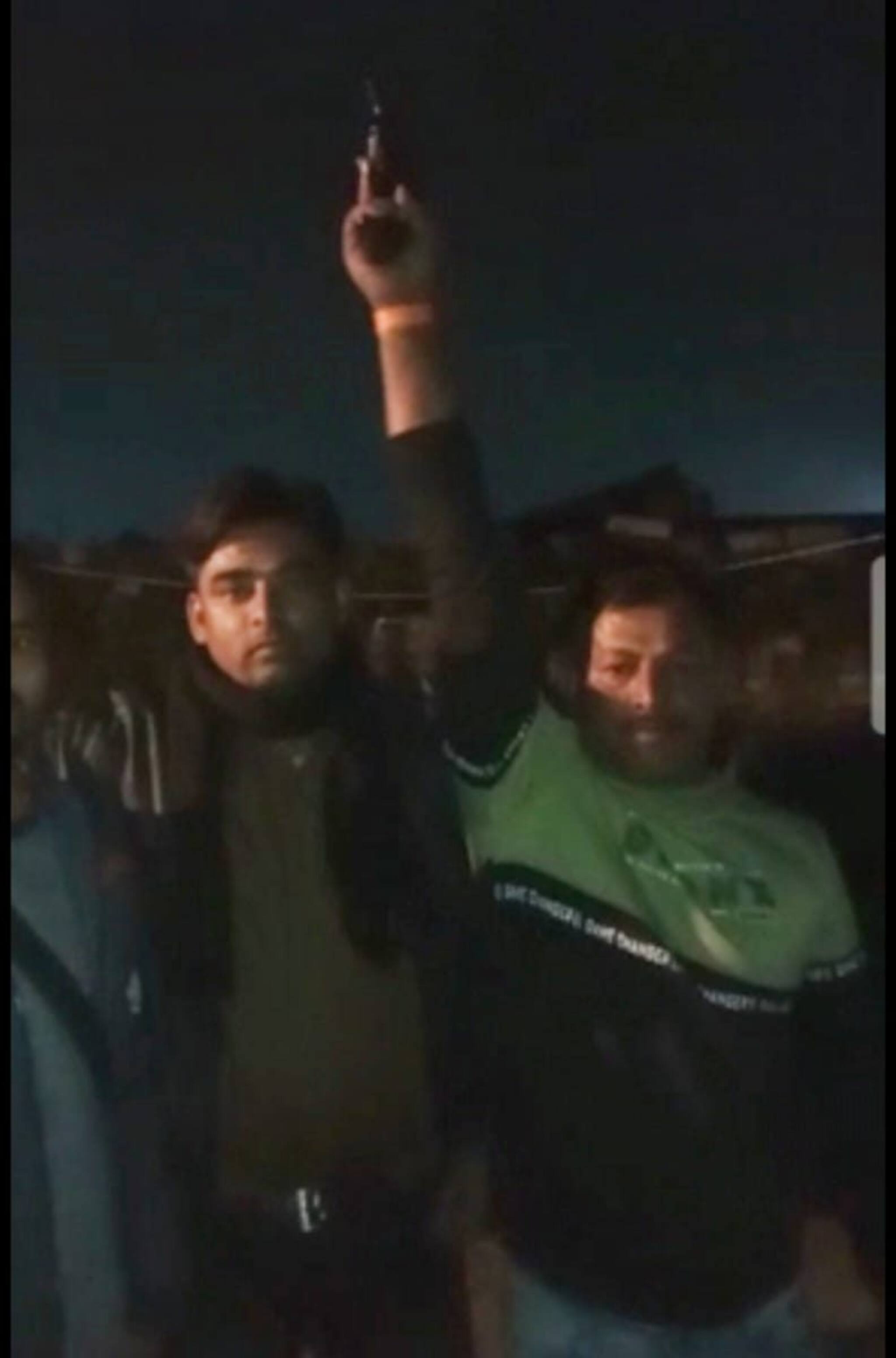 Viral Video| Durgapur|| চলছিল জন্মদিনের পার্টি, শখের বশে হঠাৎই চলল শূন্যে গুলি! অভিযুক্ত ধৃতেরা