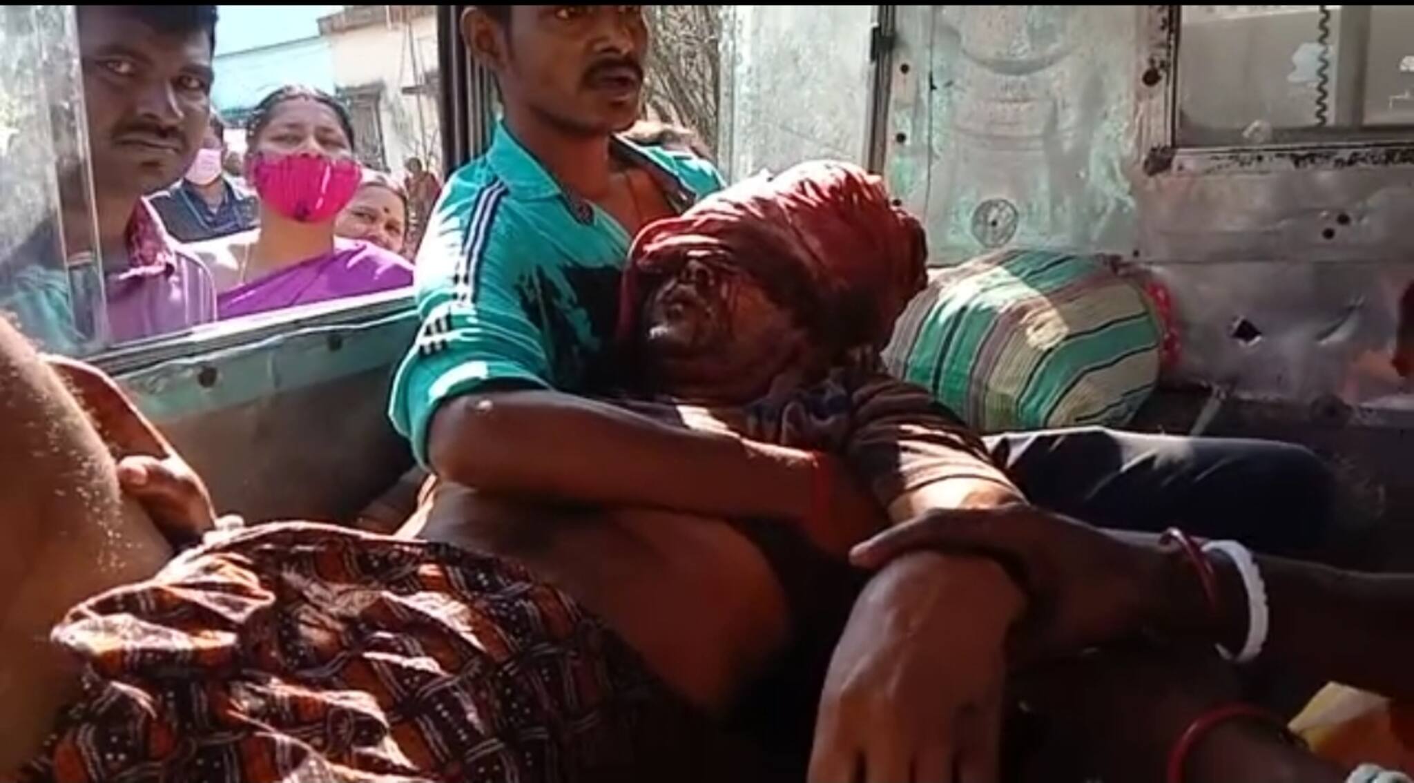 Tiger Attack in Sundarban|| ভয়ঙ্কর! ফের কাঁকড়া ধরতে গিয়ে বাঘের হামলা! জখম কুলতলির কাঁকড়া শিকারি