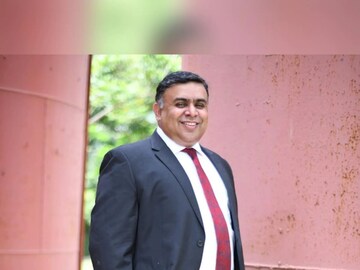 নিরাপদ স্যানিটেশন এবং স্বাস্থ্যবিধির জন্য রেকিট-এর উদ্যোগে ‘মিশন পানির’ মঞ্চ থেকে নেতৃত্ব দিচ্ছেন কপিল পিল্লাই!