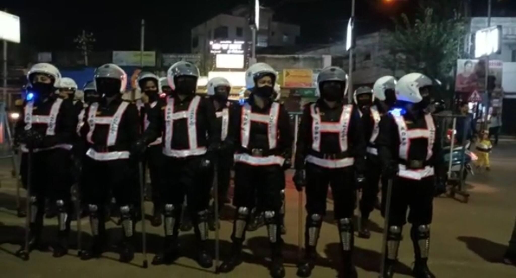 মহিলা সুরক্ষায় আরও এক ধাপ, জেলার রাস্তাঘাটে মেয়েদের লক্ষণ গণ্ডি পুলিশের 'শক্তি' বাহিনী