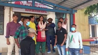 হাসপাতালে রক্ত সঙ্কট, মসিহা হয়ে দাঁড়ালেন এক স্বেচ্ছাসেবী সংস্থার যুবক-যুবতীরা হাসপাতালে রক্ত সঙ্কট, মসিহা হয়ে দাঁড়ালেন এক স্বেচ্ছাসেবী সংস্থার যুবক-যুবতীরা