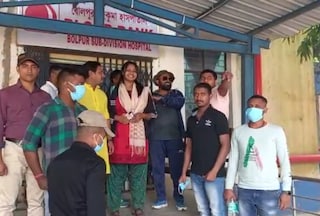 হাসপাতালে রক্ত সঙ্কট, মসিহা হয়ে দাঁড়ালেন এক স্বেচ্ছাসেবী সংস্থার যুবক-যুবতীরা