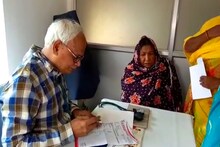 'পদ্মশ্রী' চিকিৎসককে বিশেষ সম্মান বারুইপুরের বেসরকারি হাসপাতালের