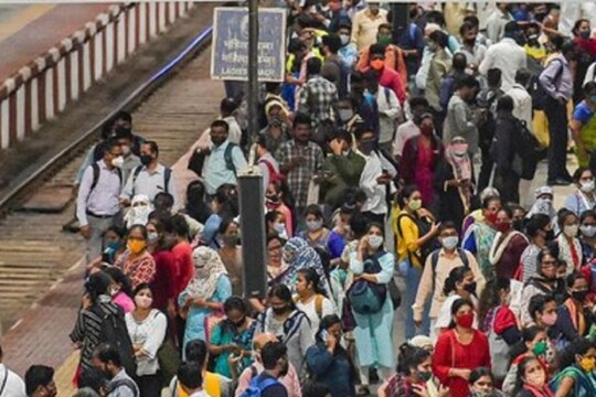 কমবে বেকারত্ব, বাড়বে চাকরির গ্রাফ, দেশের বাণিজ্যিক সক্রিয়তা বাড়তে শুরু করেছে জোর কদমে!