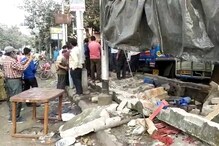 পাঁচিল চাপা পড়ে মৃত্যু এক ব্যক্তির পাঁচিল চাপা পড়ে মৃত্যু এক ব্যক্তির