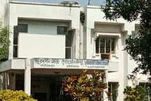 শান্তিনিকেতনে দূরদর্শন ও আকাশবাণী কেন্দ্র বাঁচিয়ে রাখার অনুরোধ শিল্পীদের