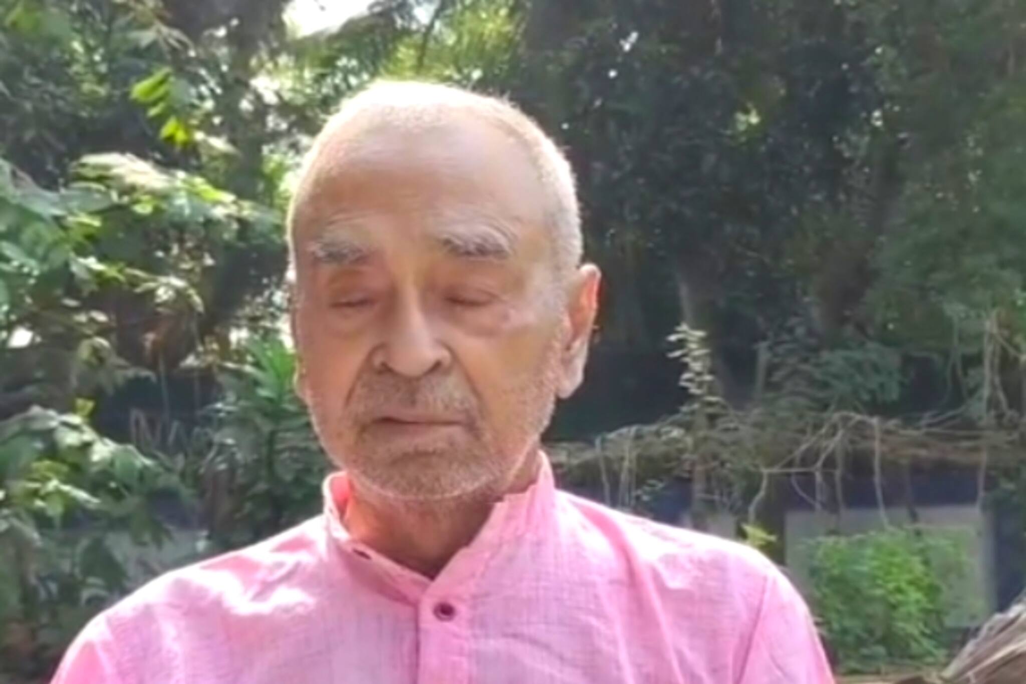 South 24 Parganas- 'মমতা ছাড়া খোঁজ রাখেন না কেউই' গ্রামের বাড়িতে অবসর জীবন কাটছে অসুস্থ আব্দুর রেজ্জাক মোল্লার